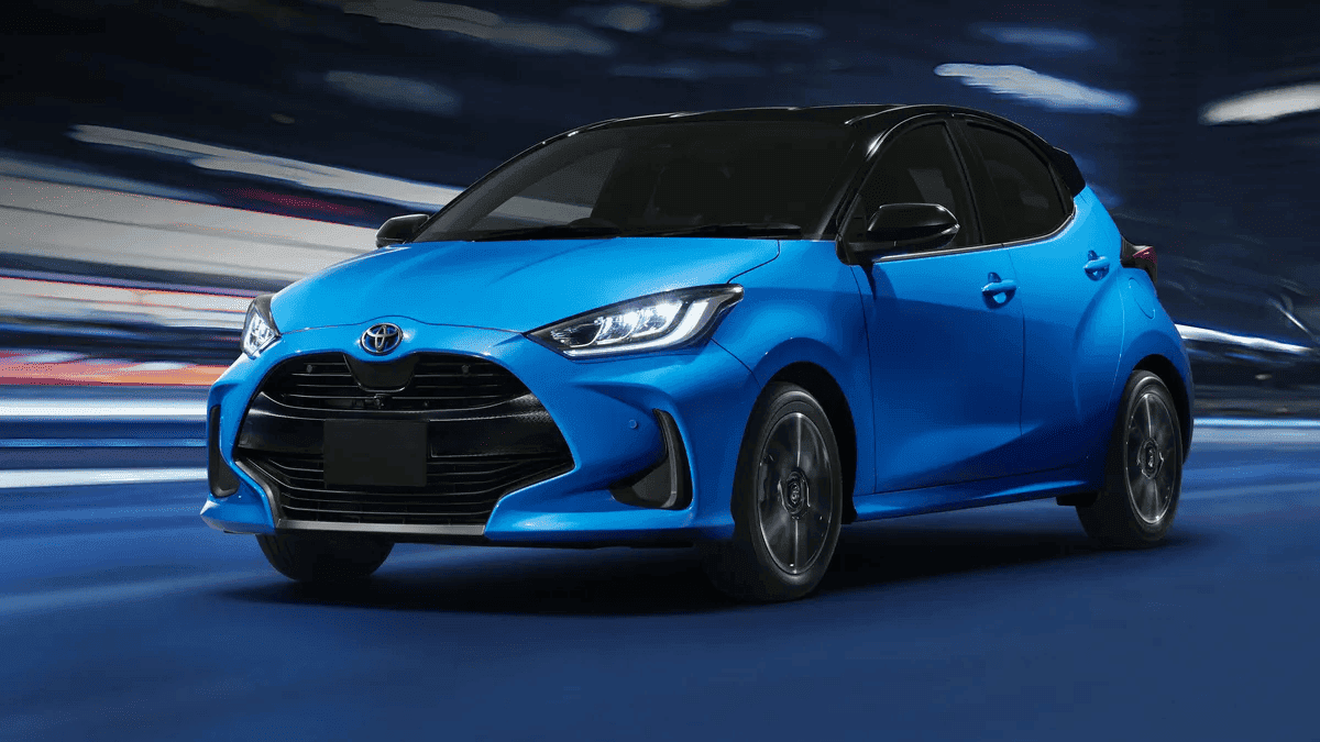 Toyota Yaris Hatchback (2019–2023). Компактный и практичный.