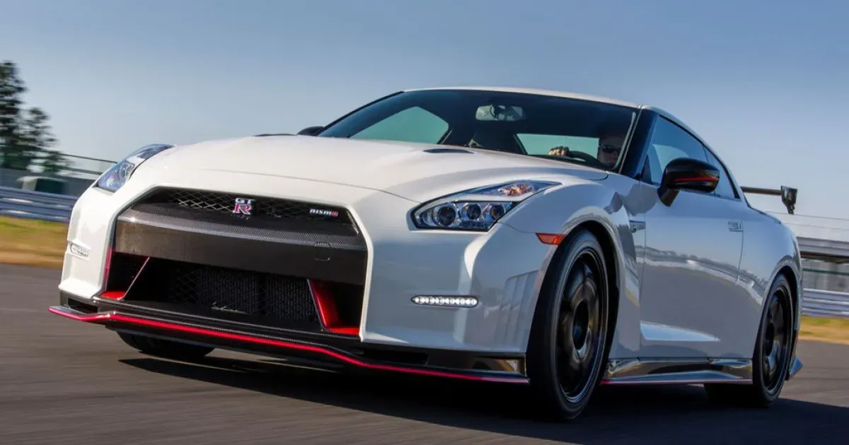 Nissan GT-R