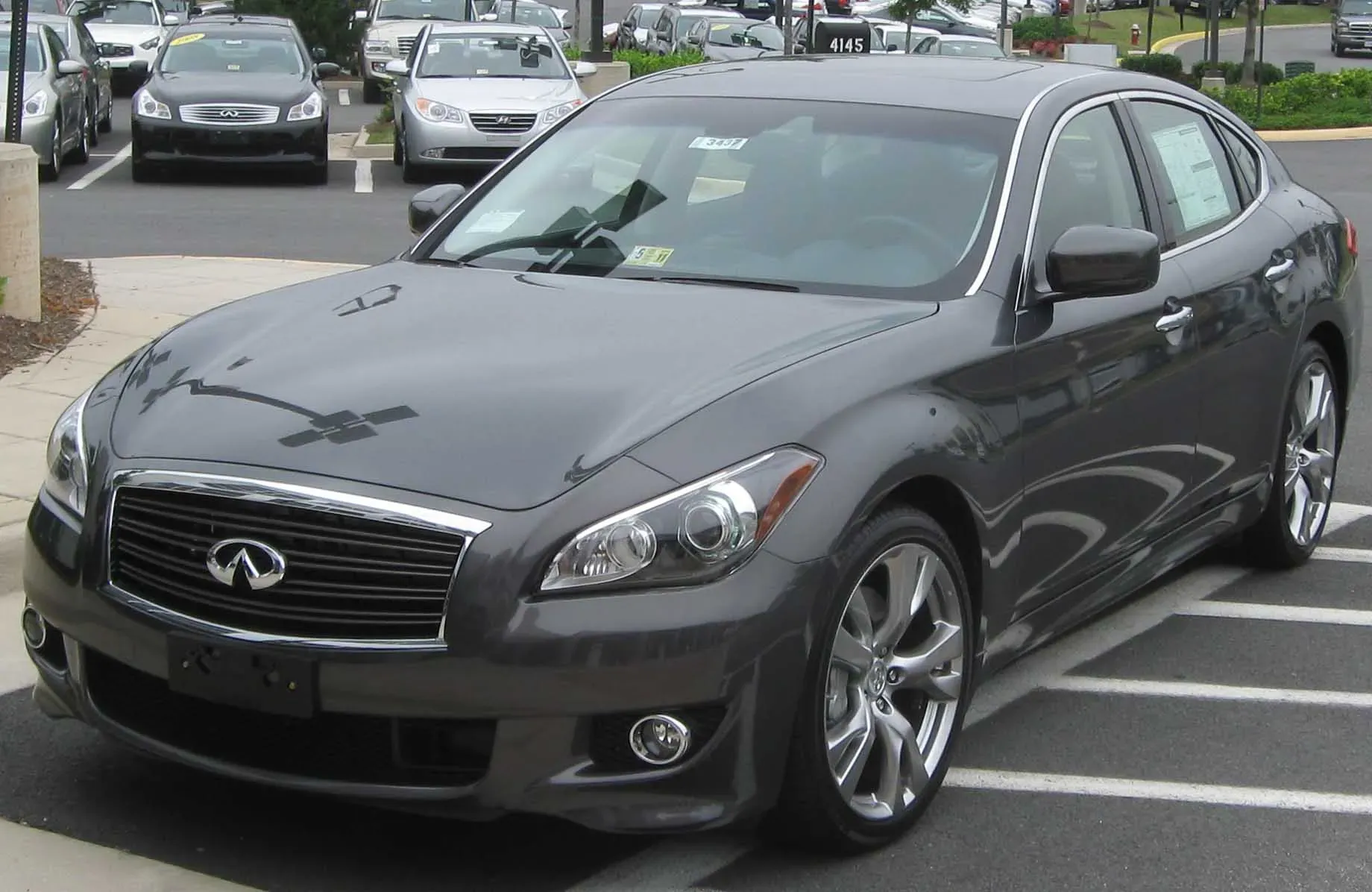 Infiniti Q70 (2014 год)