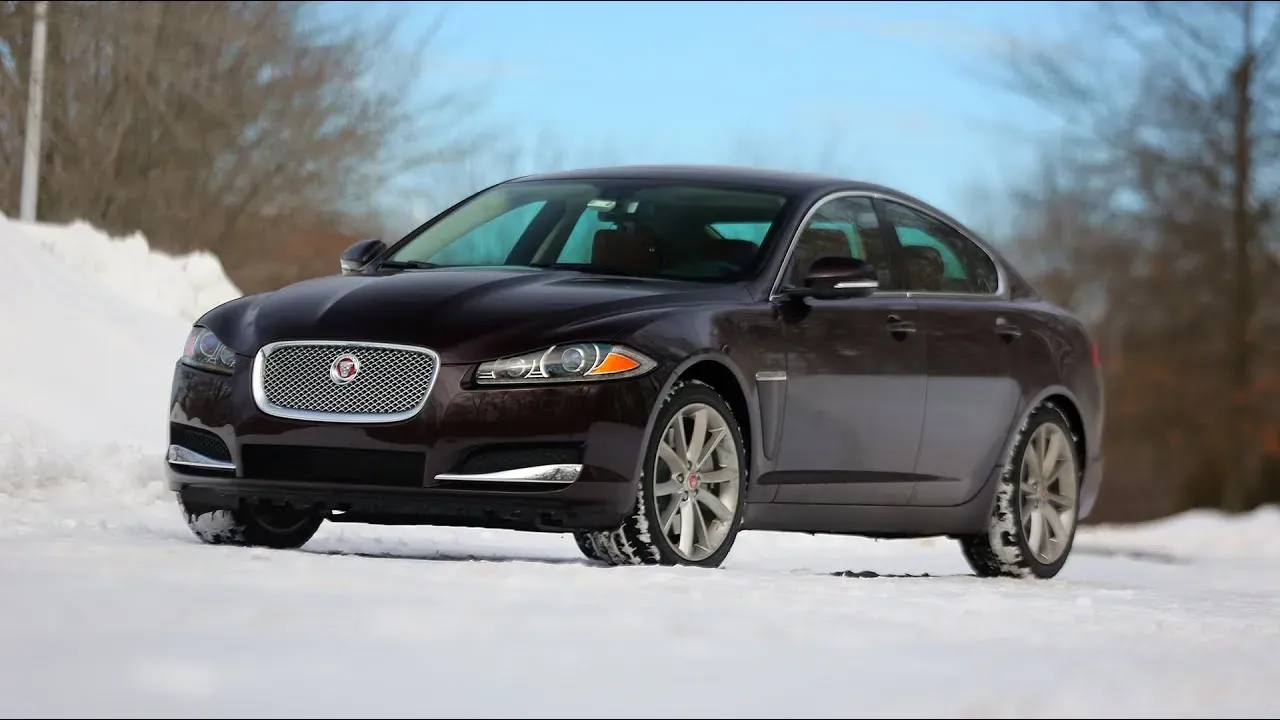 Jaguar XF (2015 год)