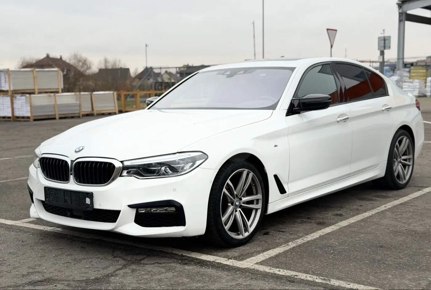 BMW 5 Series (2023 год)