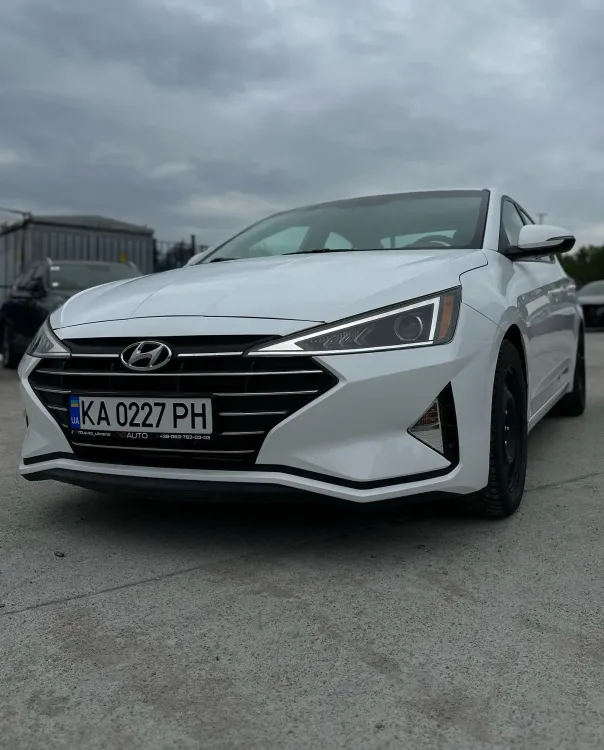 Hyundai Elantra з Канади