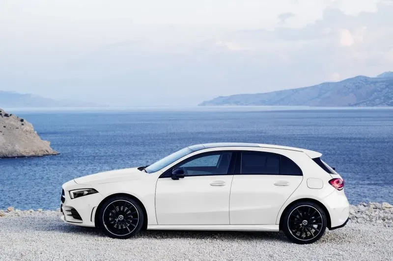 Mercedes-Benz A-Class Hatchback (Мерседес А-Класс хэтчбек)